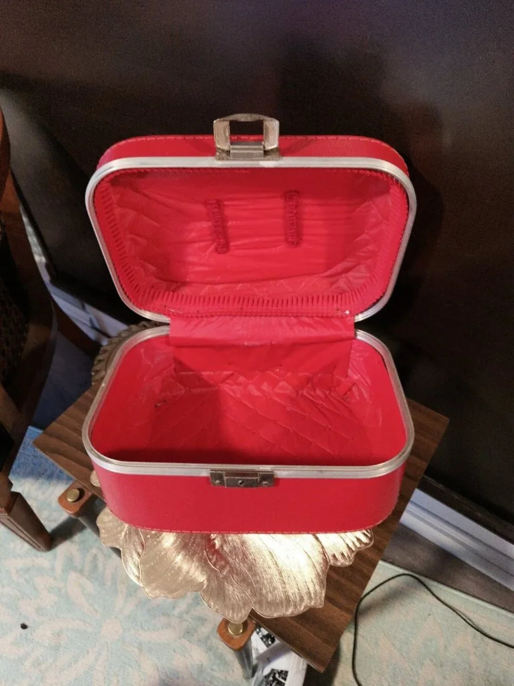 Vintage MCM Red Trojan Hard Shell Travel Train Makeup Vanity Case 1960-70s